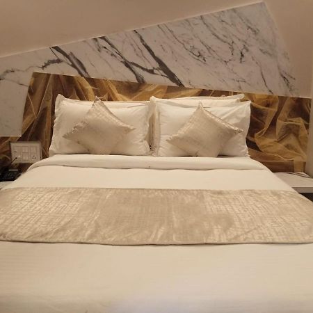 Mannars Deluxe Lodge Майсур Экстерьер фото