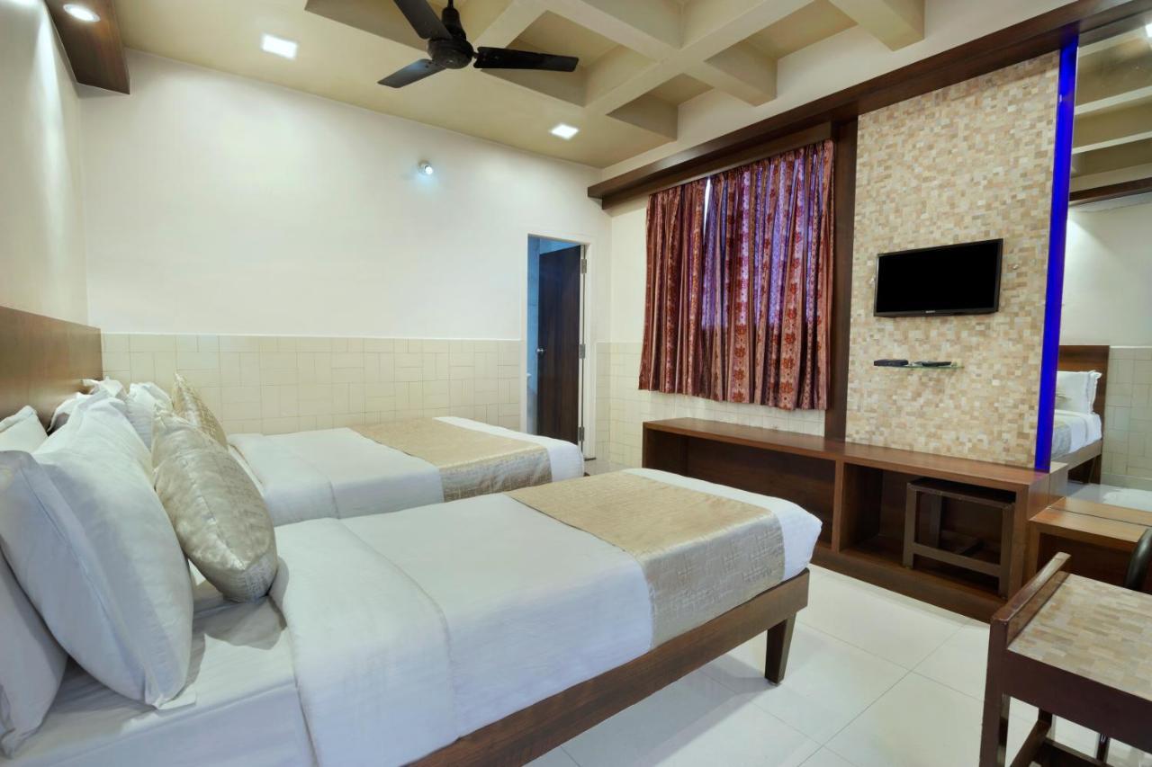 Mannars Deluxe Lodge Майсур Экстерьер фото